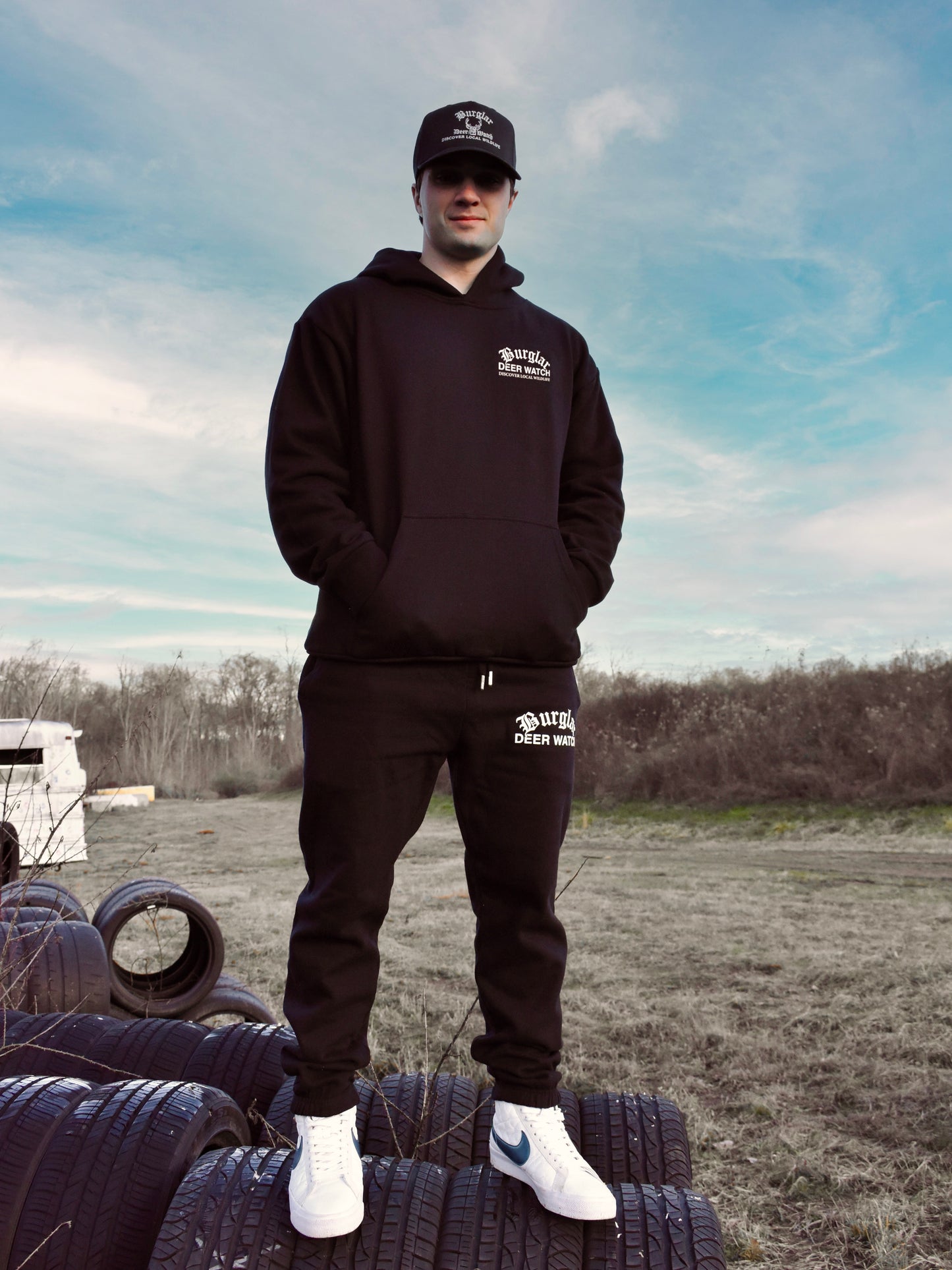 DEER WATCH SWEATPANTS - BLACK